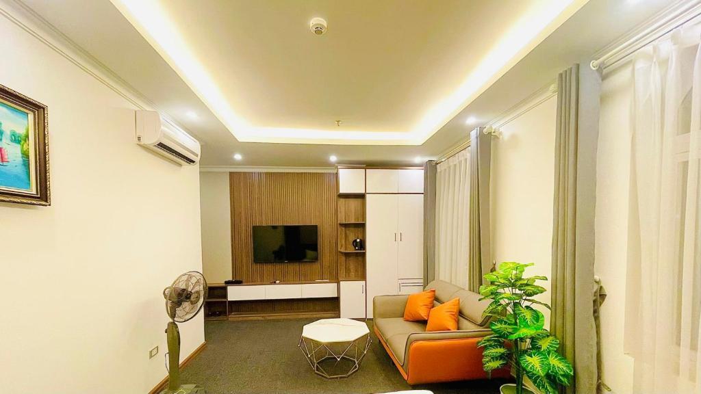 BÁN KHÁCH SẠN TRẦN DUY HƯNG 150M2, 9 TẦNG – MỚI TINH – THIẾT KẾ CHUẨN 3 SAO VIEW HỒ